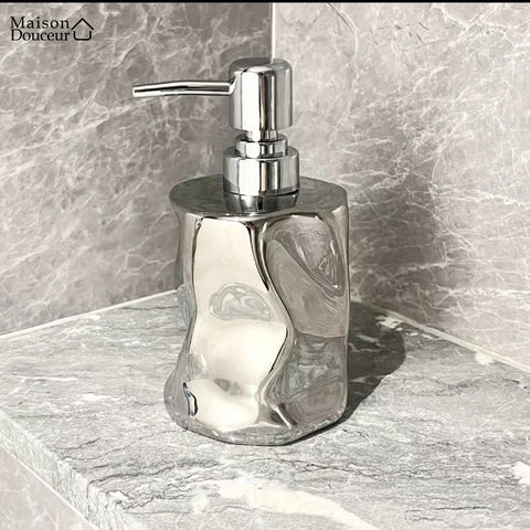 Antoinette soap dispenser 