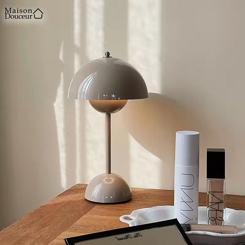 Louisa table lamp