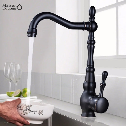 Kaya kitchen faucet