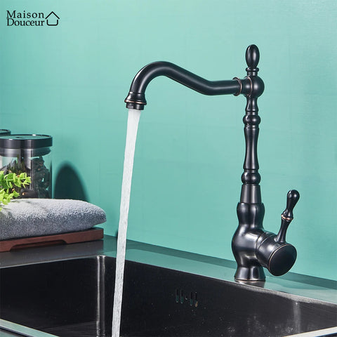 Kaya kitchen faucet