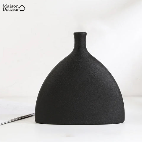 Fan-shaped ceramic vase 