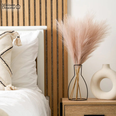 Iron silhouette vase 